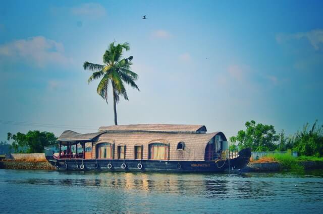 houseboat image at Alappuzha kerala